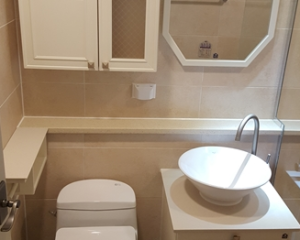 환상적인 화이트 컨셉과 해링본 마루로…