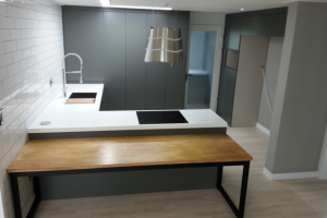 집중력으로 변신한 주방: 수원 한일타운 아파트 인테리어 사례