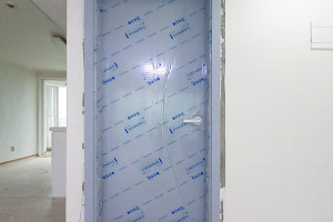 서울 주공아파트의 변신: 도어 교체와 도배 장판 시공 사례로 알아보는 인테리어 기술의 매력!