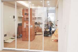 금호리첸리아 아파트, 초슬림 4연동 중문으로 완성한 세련된 거실 인테리어 변신!