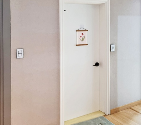 수원 중문 리모델링: 건기넷의 화이트 필름으로 깔끔하게 변신!