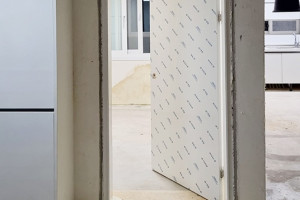 반송동 신축빌라의 방음과 디자인을 완벽하게! 도어 시공 프로젝트 완결