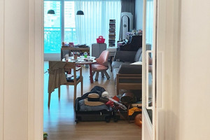 모던 아파트의 새로운 얼굴: 의정부시 초슬림 스윙도어로 완성한 현관 중문 인테리어 후기