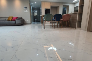 수원 아파트 34평, 건기넷 유광 폴리싱 타일로 완성하는 고급스러운 바닥 시공