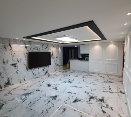 수원 영통 리모델링: 폴리싱타일로 완성하는 거실·주방의 완벽한 통일감