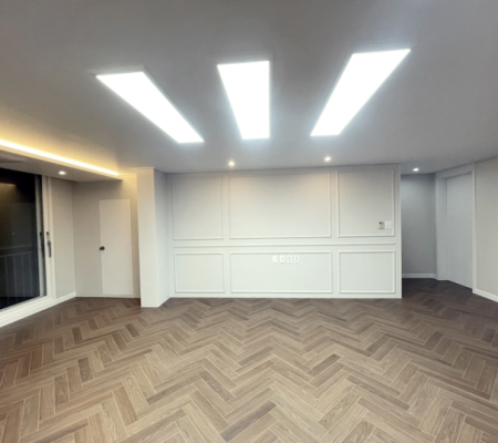 33평 아파트 리모델링: 헤링본 강마루로 완성한 오산의 인테리어 혁신